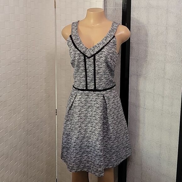 BRAND NEW MISSONI SKATE PLEATED DEEP V-NECK WOMEN"S DRESS - Picture 1 of 12